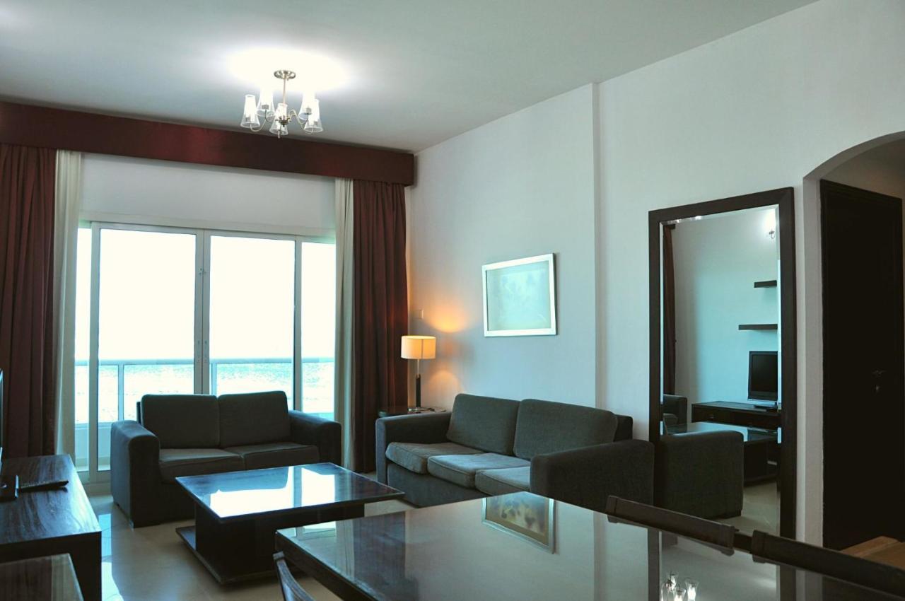 Care Holiday Homes Apartments Barsha Heights Dubái Exterior foto
