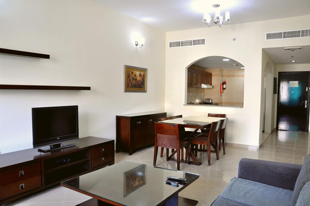 Care Holiday Homes Apartments Barsha Heights Dubái Exterior foto