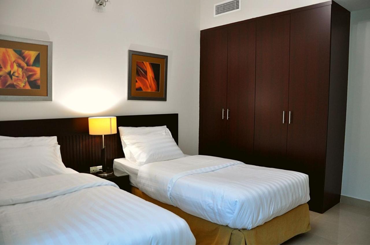 Care Holiday Homes Apartments Barsha Heights Dubái Exterior foto
