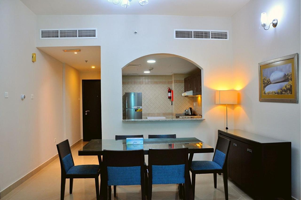 Care Holiday Homes Apartments Barsha Heights Dubái Exterior foto