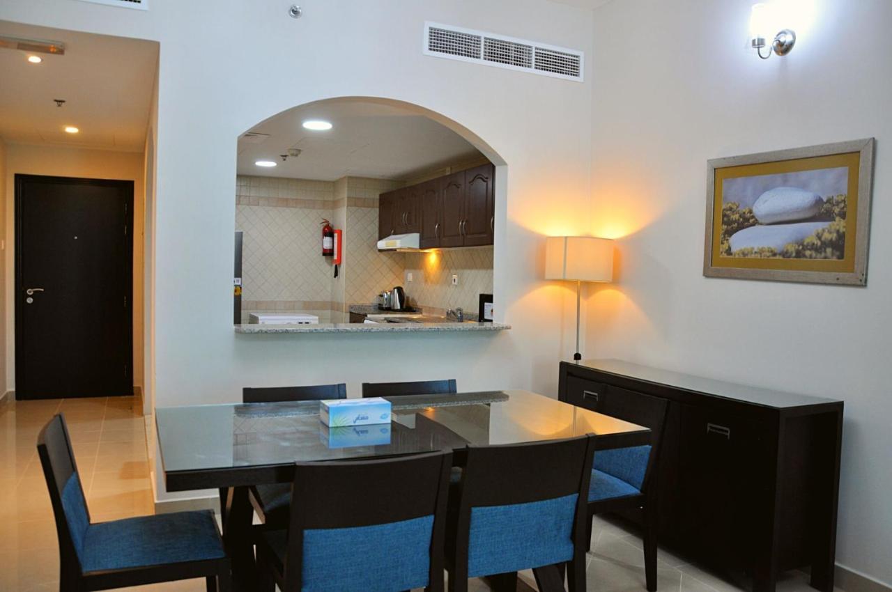 Care Holiday Homes Apartments Barsha Heights Dubái Exterior foto