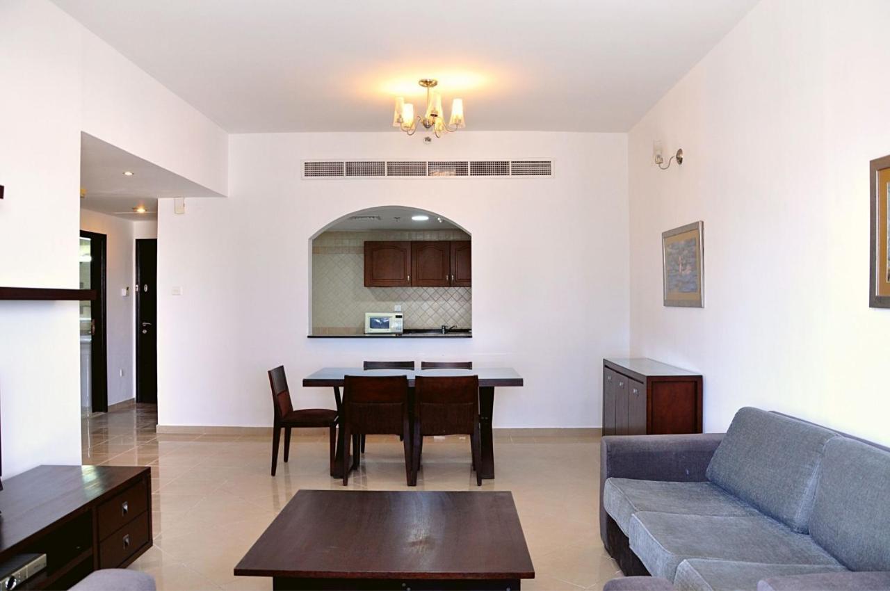 Care Holiday Homes Apartments Barsha Heights Dubái Exterior foto