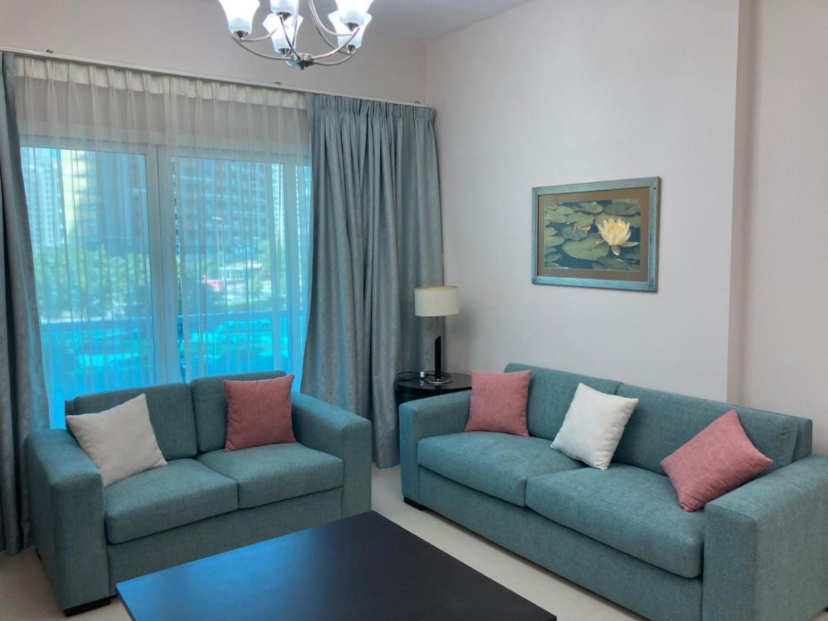 Care Holiday Homes Apartments Barsha Heights Dubái Exterior foto