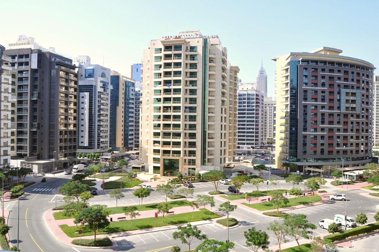 Care Holiday Homes Apartments Barsha Heights Dubái Exterior foto