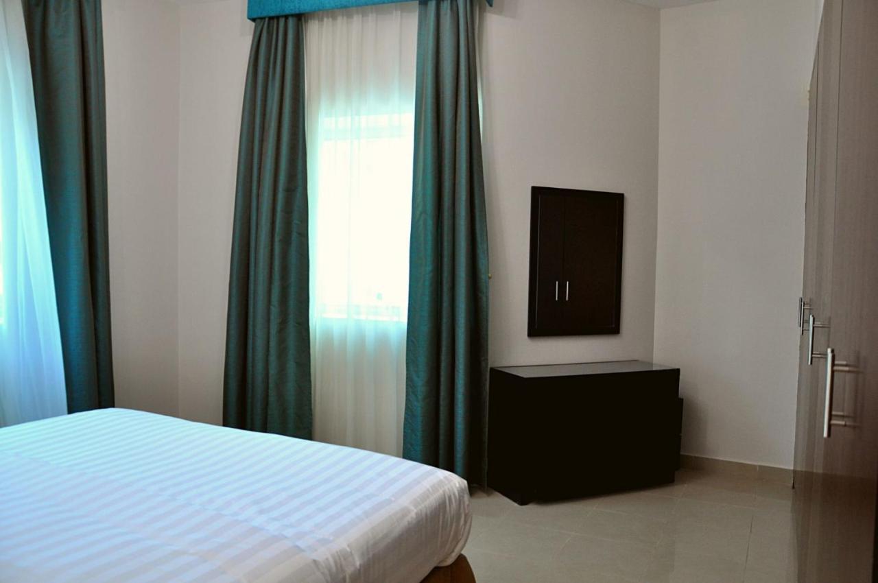 Care Holiday Homes Apartments Barsha Heights Dubái Exterior foto