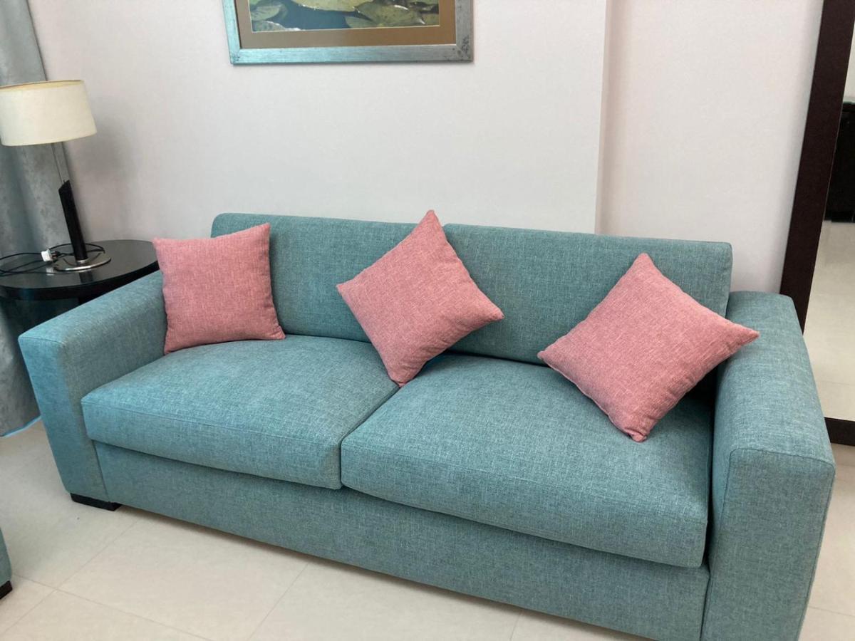 Care Holiday Homes Apartments Barsha Heights Dubái Exterior foto