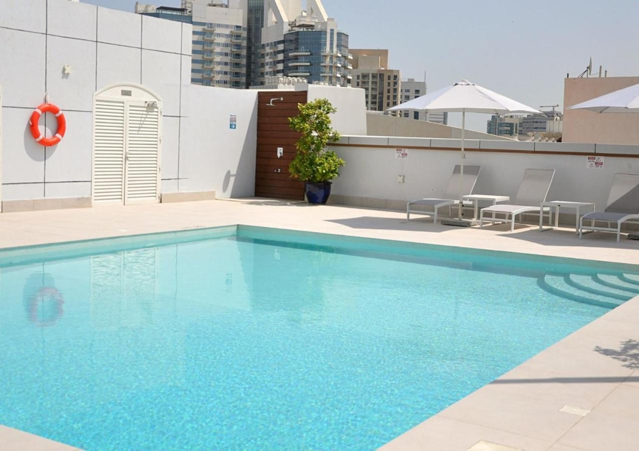 Care Holiday Homes Apartments Barsha Heights Dubái Exterior foto