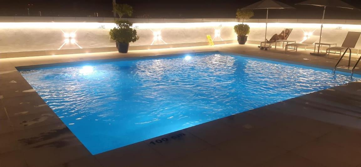 Care Holiday Homes Apartments Barsha Heights Dubái Exterior foto